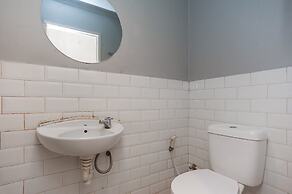 RedDoorz Plus @ Kemayoran