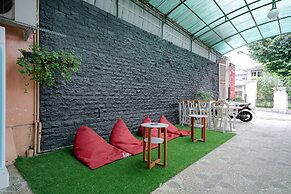 RedDoorz Syariah near Exit Toll Puncak