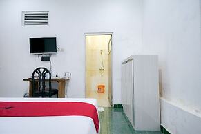 RedDoorz Syariah near Exit Toll Puncak