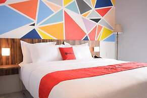 RedDoorz Plus near UNIMED Medan