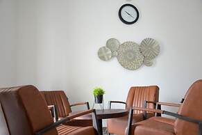 RedDoorz Plus near UNIMED Medan