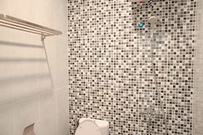 RedDoorz Plus near UNIMED Medan