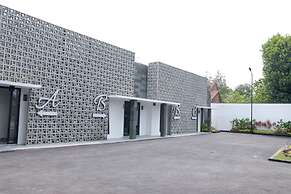 RedDoorz Plus near UNIMED Medan