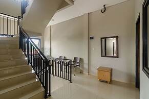 RedDoorz near Puri Indah Mall