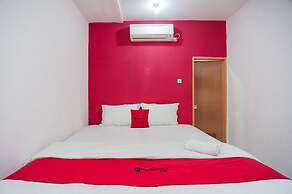 RedDoorz Plus near Mall Kelapa Gading