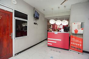 RedDoorz Plus near Mall Kelapa Gading