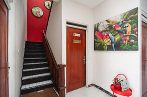 RedDoorz Plus near Mall Kelapa Gading