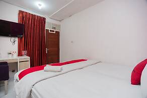 RedDoorz Plus near Mall Kelapa Gading