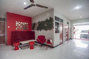 RedDoorz Plus near Mall Kelapa Gading