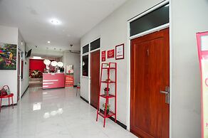 RedDoorz Plus near Mall Kelapa Gading