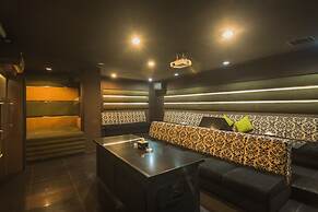 RedDoorz Plus near Kampung Gajah 3