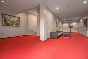 RedDoorz Plus near Kampung Gajah 3