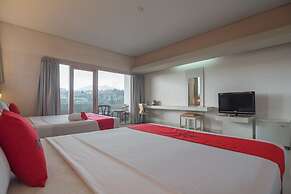 RedDoorz Plus near Kampung Gajah 3