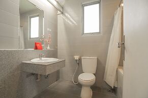 RedDoorz Plus near Kampung Gajah 3