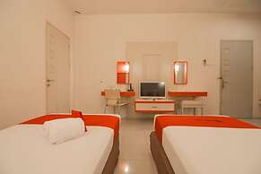 RedDoorz Plus near Kampung Gajah 3