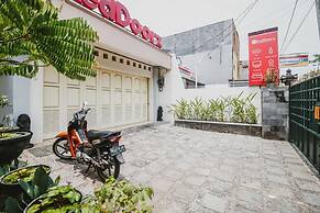 RedDoorz Syariah near Gelora Delta Sidoarjo