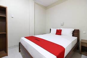 RedDoorz near Jogja Kembali Monument 3