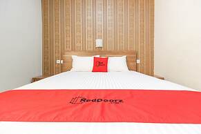 RedDoorz near Jogja Kembali Monument 3