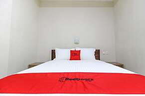 RedDoorz near Jogja Kembali Monument 3