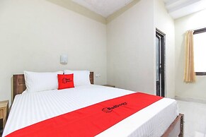 RedDoorz near Jogja Kembali Monument 3