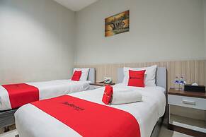 RedDoorz Plus near Simpang Rimbo Jambi