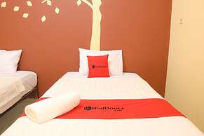 RedDoorz near Terminal A Adisucipto Airport