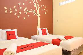 RedDoorz near Terminal A Adisucipto Airport