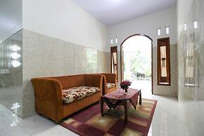 RedDoorz near Museum Gunung Merapi