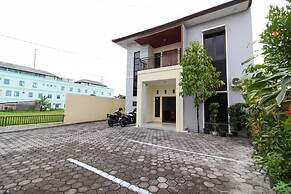 Reddoorz near Rumah Sakit Condong Catur