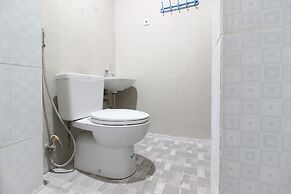 RedDoorz near Solo Balapan Station 2