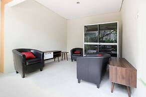 RedDoorz near Solo Balapan Station 2