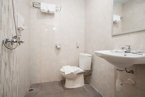 RedDoorz Premium @ Jalan Cengkeh