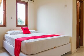 RedDoorz near Pasar Pagi Cirebon 2