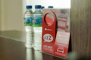 RedDoorz near Pantai Pede