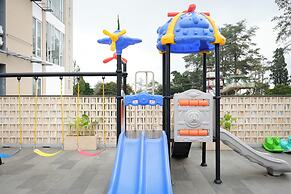 Facade Hotel by Azana