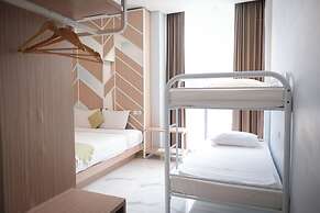 Facade Hotel by Azana