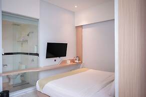 Facade Hotel by Azana