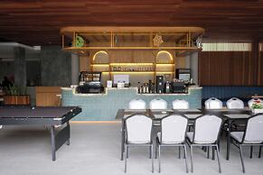 Facade Hotel by Azana