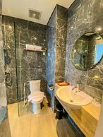 Facade Hotel by Azana