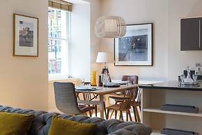 JOIVY 5-star Luxurious George Street Apartment