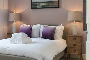 JOIVY 5-star Luxurious George Street Apartment