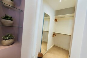 JOIVY 5-star Luxurious George Street Apartment