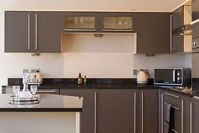 JOIVY 5-star Luxurious George Street Apartment