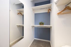 JOIVY 5-star Luxurious George Street Apartment