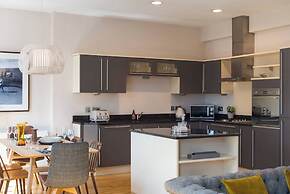 JOIVY 5-star Luxurious George Street Apartment