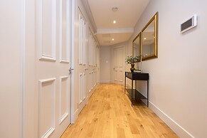 JOIVY 5-star Luxurious George Street Apartment