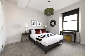JOIVY 5-star Luxurious George Street Apartment