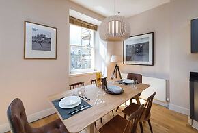 JOIVY 5-star Luxurious George Street Apartment