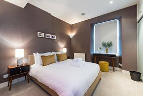JOIVY 5-star Luxurious George Street Apartment