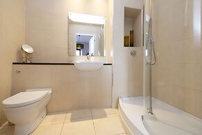 JOIVY 5-star Luxurious George Street Apartment